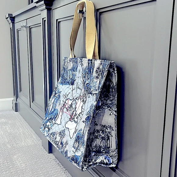 💙🤍 NWOT Christian Dior Limited Edition tote - Picture 3 of 8